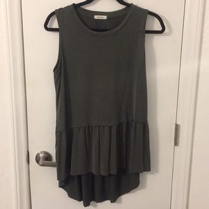 Olive green peplum top 🍃